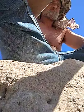 Snapshot of DatingProfile_USA_43_str8 chatting on 03.08.25 DatingProfile USA 43 str8 online show from 03.08.25