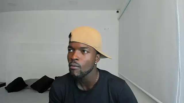 Snapshot of Dylan_Taylor chatting on 03.18.25 Dylan Taylor online show from 03.18.25