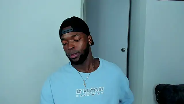 Snapshot of Dylan_Taylor chatting on 09.13.25 Dylan Taylor online show from 09.13.25