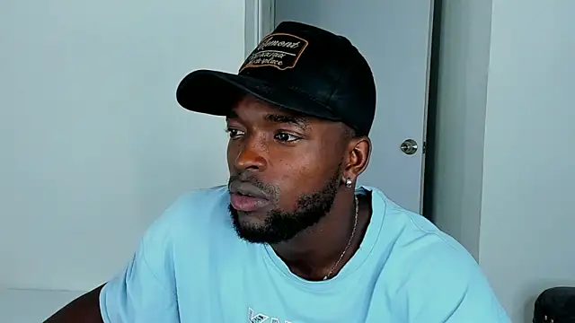 Snapshot of Dylan_Taylor chatting on 10.06.25 Dylan Taylor online show from 10.06.25