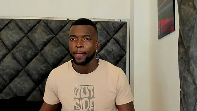 Snapshot of Dylan_Taylor chatting on 11.04.25 Dylan Taylor online show from 11.04.25