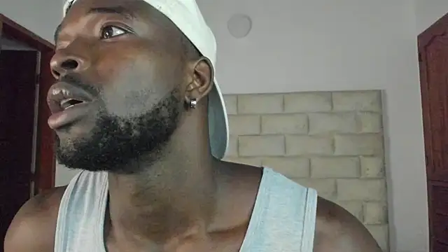 Snapshot of Dylan_Taylor chatting on 11.08.25 Dylan Taylor online show from 11.08.25