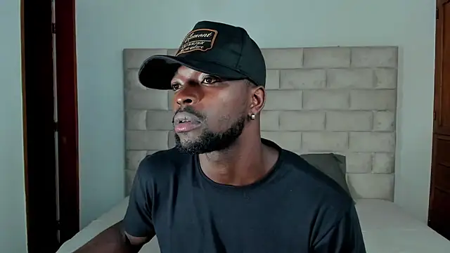 Snapshot of Dylan_Taylor chatting on 11.15.25 Dylan Taylor online show from 11.15.25