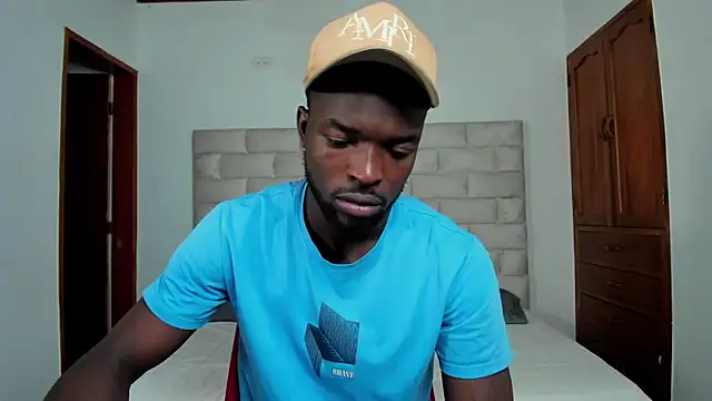 Snapshot of Dylan_Taylor chatting on 11.16.25 Dylan Taylor online show from 11.16.25