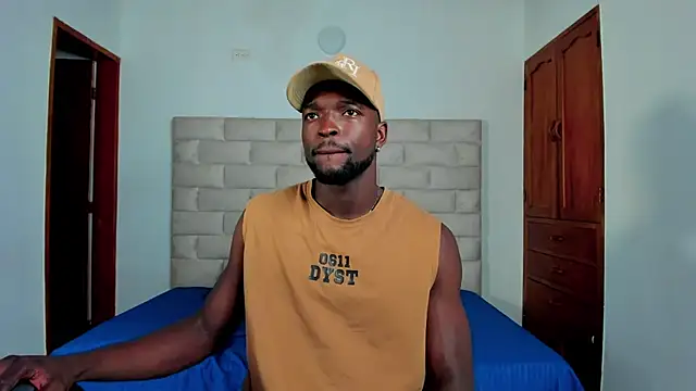 Snapshot of Dylan_Taylor chatting on 11.26.25 Dylan Taylor online show from 11.26.25