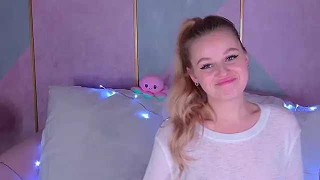 BeatriceEsmont online show from 01.13.25