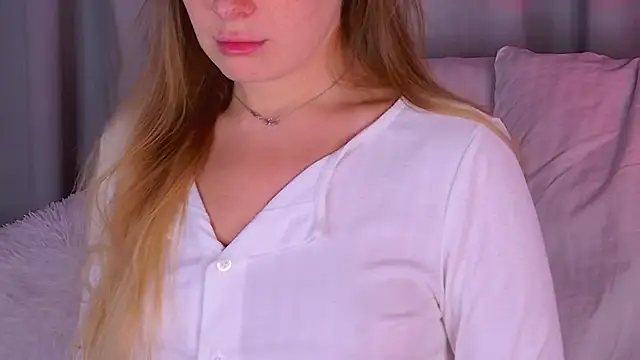 BeatriceEsmont online show from 11.03.25