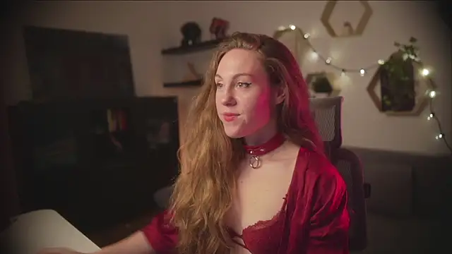 Snapshot of Berberis__Silene chatting on 10.26.25 Berberis Silene online show from 10.26.25