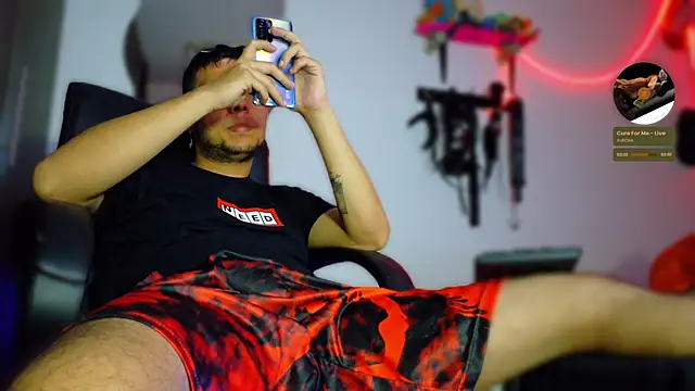 Snapshot of Nymphobuddies chatting on 02.19.25 Nymphobuddies online show from 02.19.25