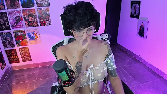 Snapshot of gooddess_isis chatting on 02.22.26 gooddess isis online show from 02.22.26