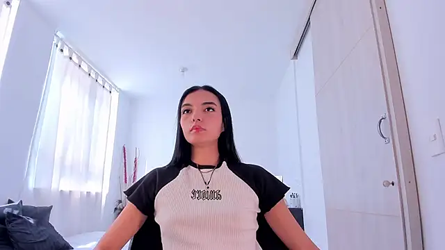 Snapshot of AnabelWolf chatting on 01.16.25 AnabelWolf online show from 01.16.25