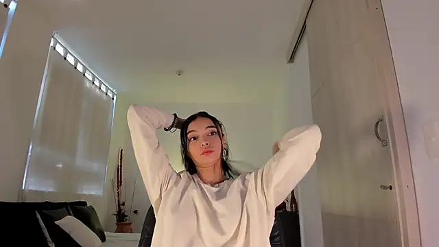 Snapshot of AnabelWolf chatting on 01.25.25 AnabelWolf online show from 01.25.25