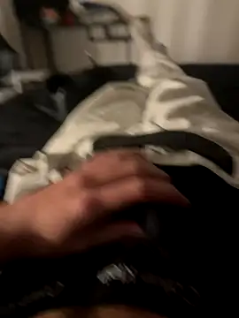 Snapshot of alixbg33 chatting on 12.05.24 alixbg33 online show from 12.05.24