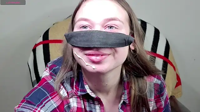 Mikki5P online show from 02.21.25