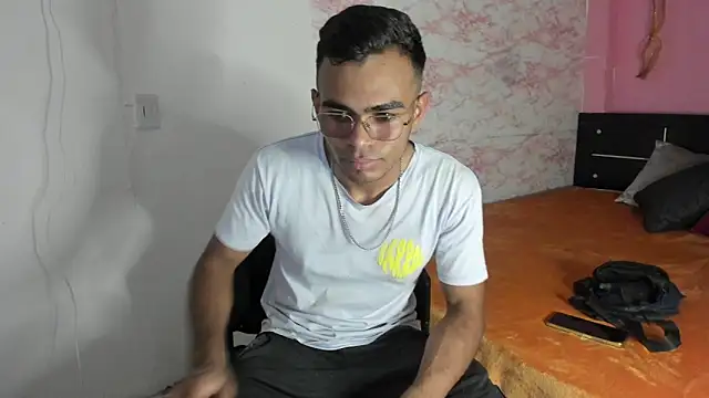 alessandro 2005 online show from 02.03.25