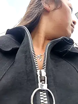 LIZ-06  online show from 02.20.25