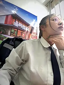 LIZ-06  online show from 10.30.25