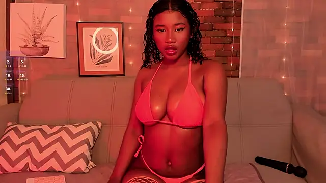 Snapshot of emmamillher chatting on 03.20.25 emmamillher online show from 03.20.25