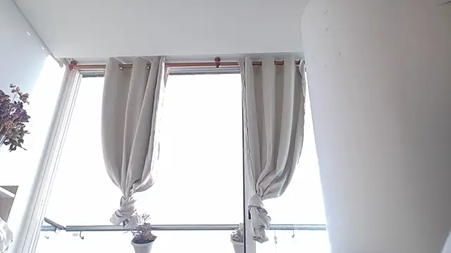 Snapshot of lia__Suummer chatting on 11.08.25 lia Suummer online show from 11.08.25