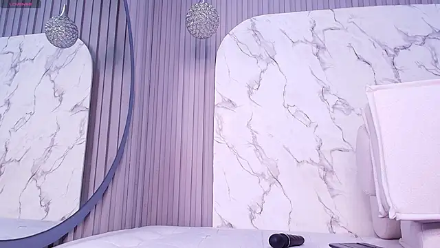 Franchesca De Luca online show from 02.02.25