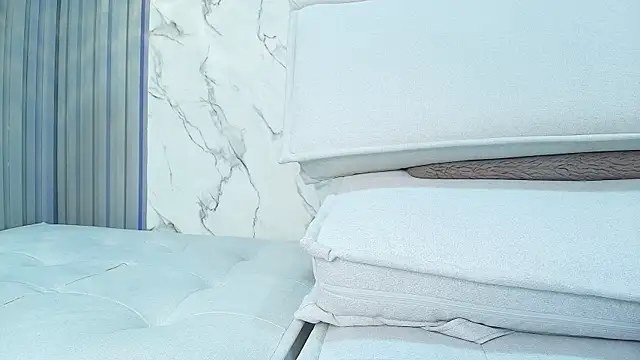 Franchesca De Luca online show from 02.23.25