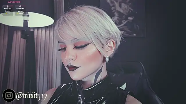 Snapshot of Trinity___s chatting on 12.26.24 Trinity s online show from 12.26.24