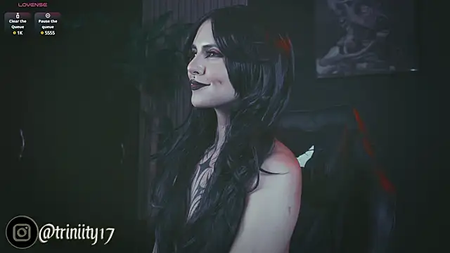 Snapshot of Trinity___s chatting on 02.12.25 Trinity s online show from 02.12.25