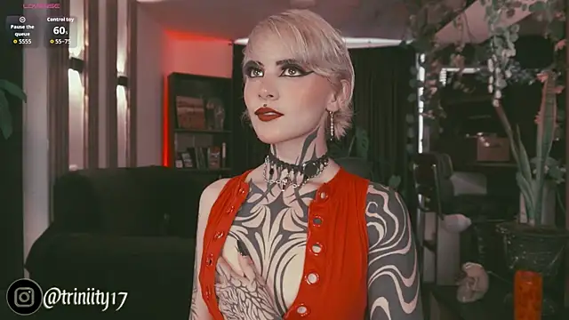 Snapshot of Trinity___s chatting on 09.08.25 Trinity s online show from 09.08.25
