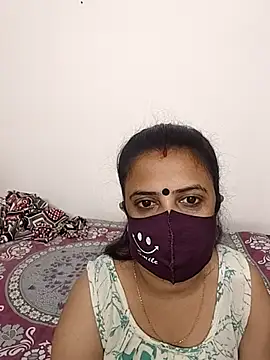 Snapshot of Cute-manisha chatting on 04.08.26 Cute-manisha online show from 04.08.26