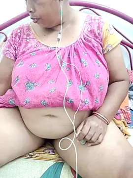 Snapshot of Hotty-rumi chatting on 11.14.25 Hotty-rumi online show from 11.14.25