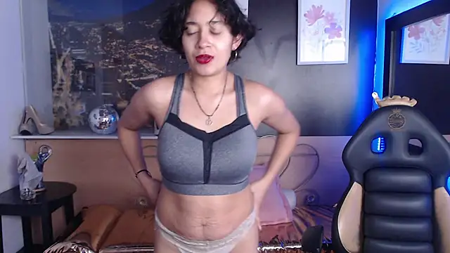 Lili Gomez  online show from 10.20.25