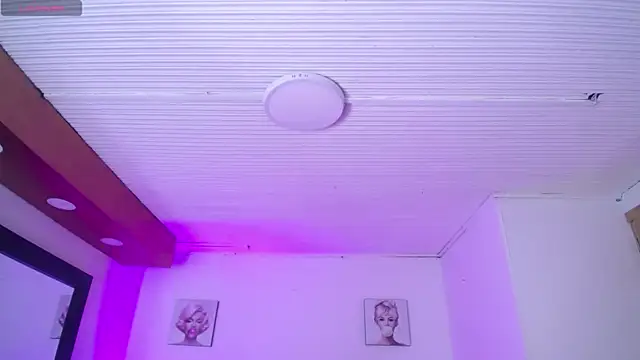 Lili Gomez  online show from 11.11.25