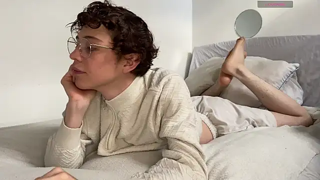 Snapshot of mapleg chatting on 03.20.25 mapleg online show from 03.20.25