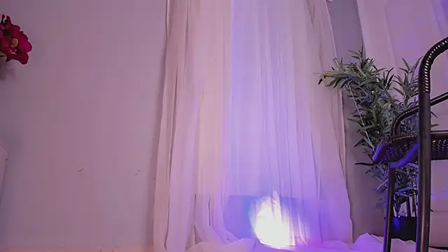 Snapshot of Lia_Sweett_ chatting on 03.19.25 Lia Sweett online show from 03.19.25