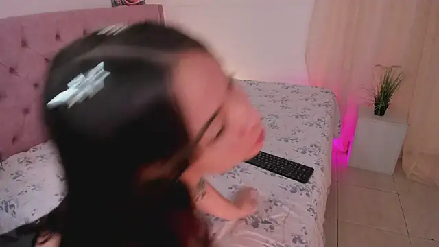 Lia Sweett  online show from 02.10.26