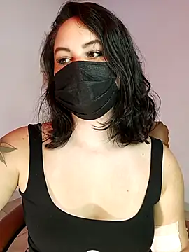 Snapshot of Aiunii1 chatting on 10.22.25 Aiunii1 online show from 10.22.25