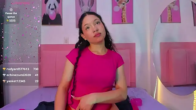 Snapshot of amandalee01 chatting on 02.24.25 amandalee01 online show from 02.24.25