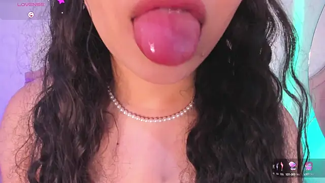 Snapshot of amandalee01 chatting on 09.19.25 amandalee01 online show from 09.19.25