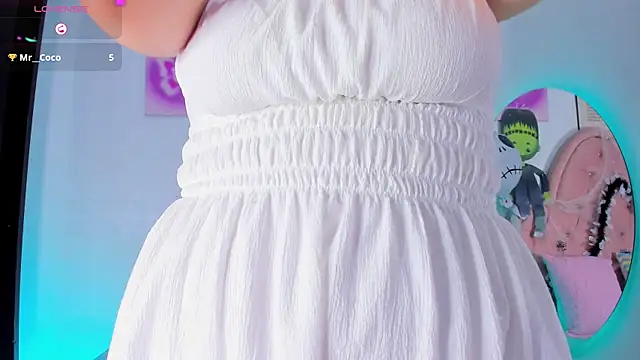 Snapshot of amandalee01 chatting on 10.24.25 amandalee01 online show from 10.24.25