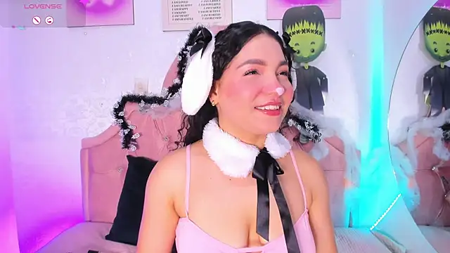 Snapshot of amandalee01 chatting on 10.31.25 amandalee01 online show from 10.31.25