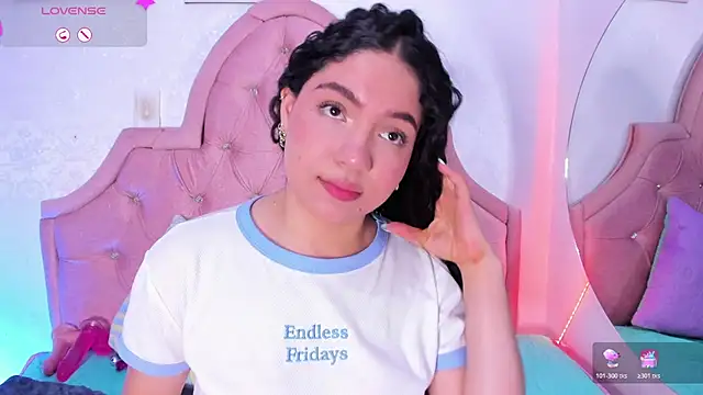 Snapshot of amandalee01 chatting on 11.08.25 amandalee01 online show from 11.08.25