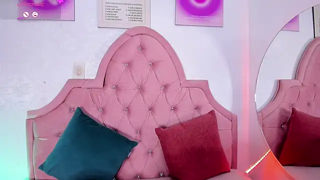 Snapshot of amandalee01 chatting on 11.09.25 amandalee01 online show from 11.09.25