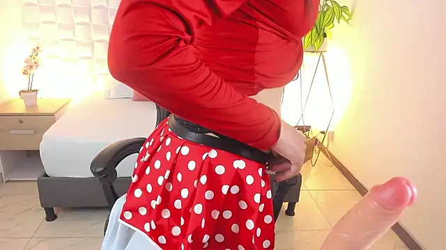 stephanya  online show from 01.04.25