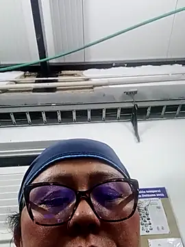 Snapshot of Darly_Gomez chatting on 12.27.24 Darly Gomez online show from 12.27.24