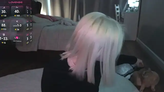 Snapshot of alexa_novak chatting on 10.16.25 alexa novak online show from 10.16.25