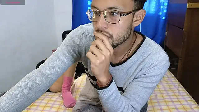 Snapshot of YuKinaHentaiI chatting on 03.10.25 YuKinaHentaiI online show from 03.10.25