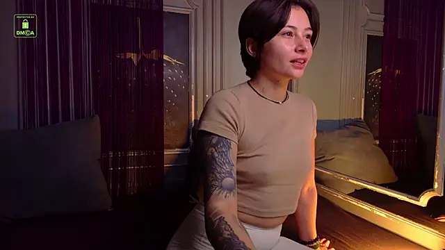 Ishtar Divine online show from 10.08.25