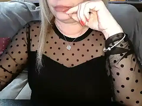 Emmamilfita online show from 12.28.24