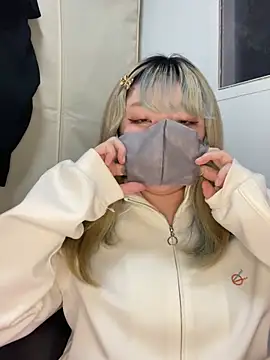 YUNA-yuna online show from 01.01.25