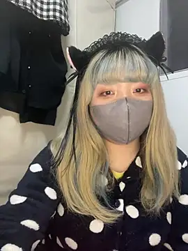 YUNA-yuna online show from 01.10.25